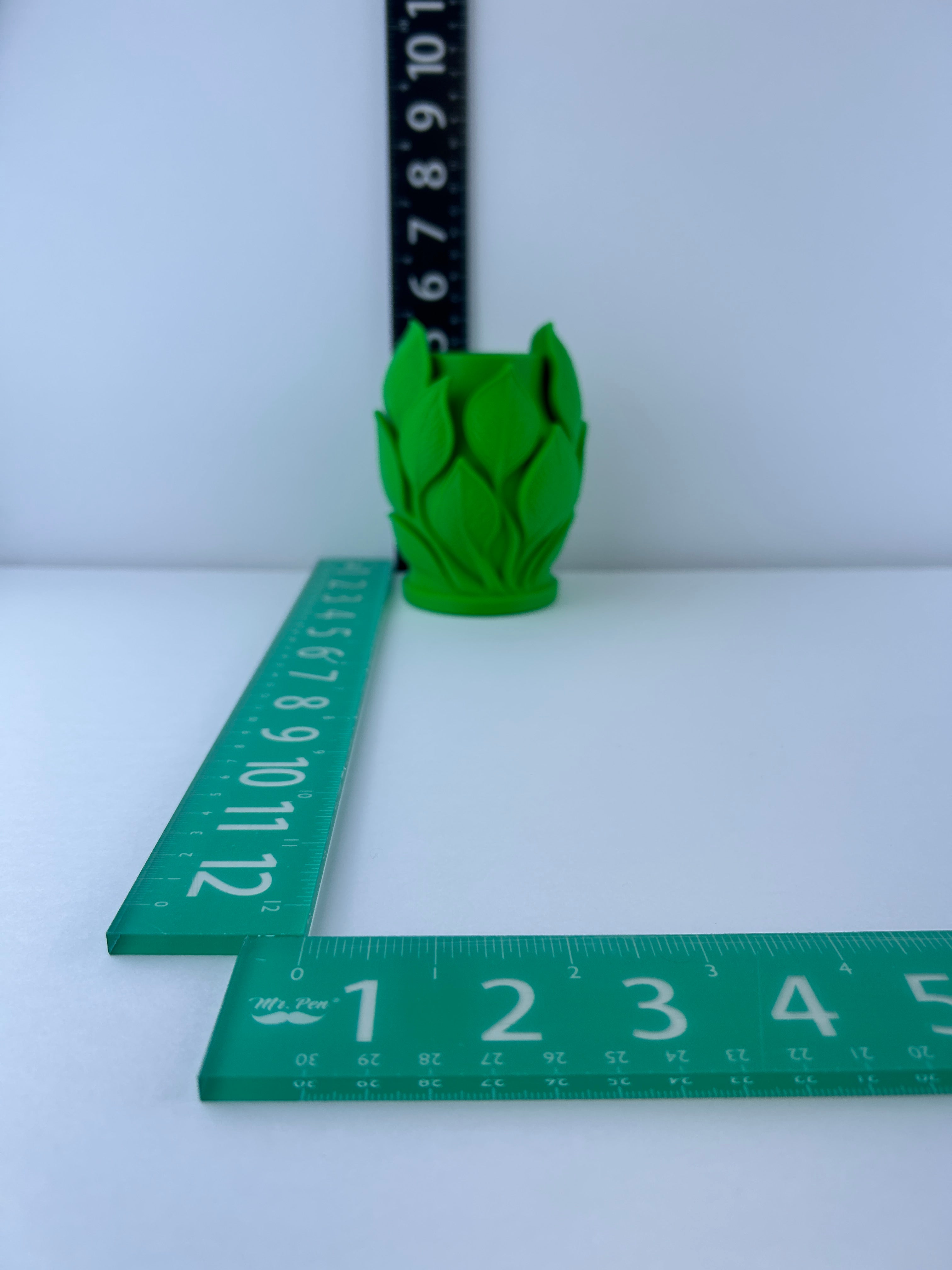 Leaf Planter – Botanical Succulent Pot – Modern Nature Inspired Indoor Plant Holder – Decorative Desk Planter – Unique Gift
