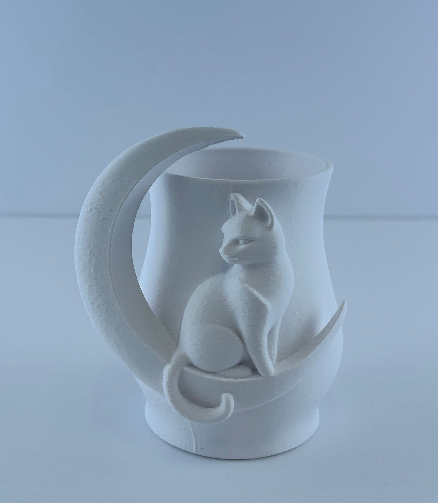 Cat in Moon Planter – Crescent Moon Succulent Pot – Modern Decorative Plant Holder – Unique Desk Decor – Gift for Cat Lovers