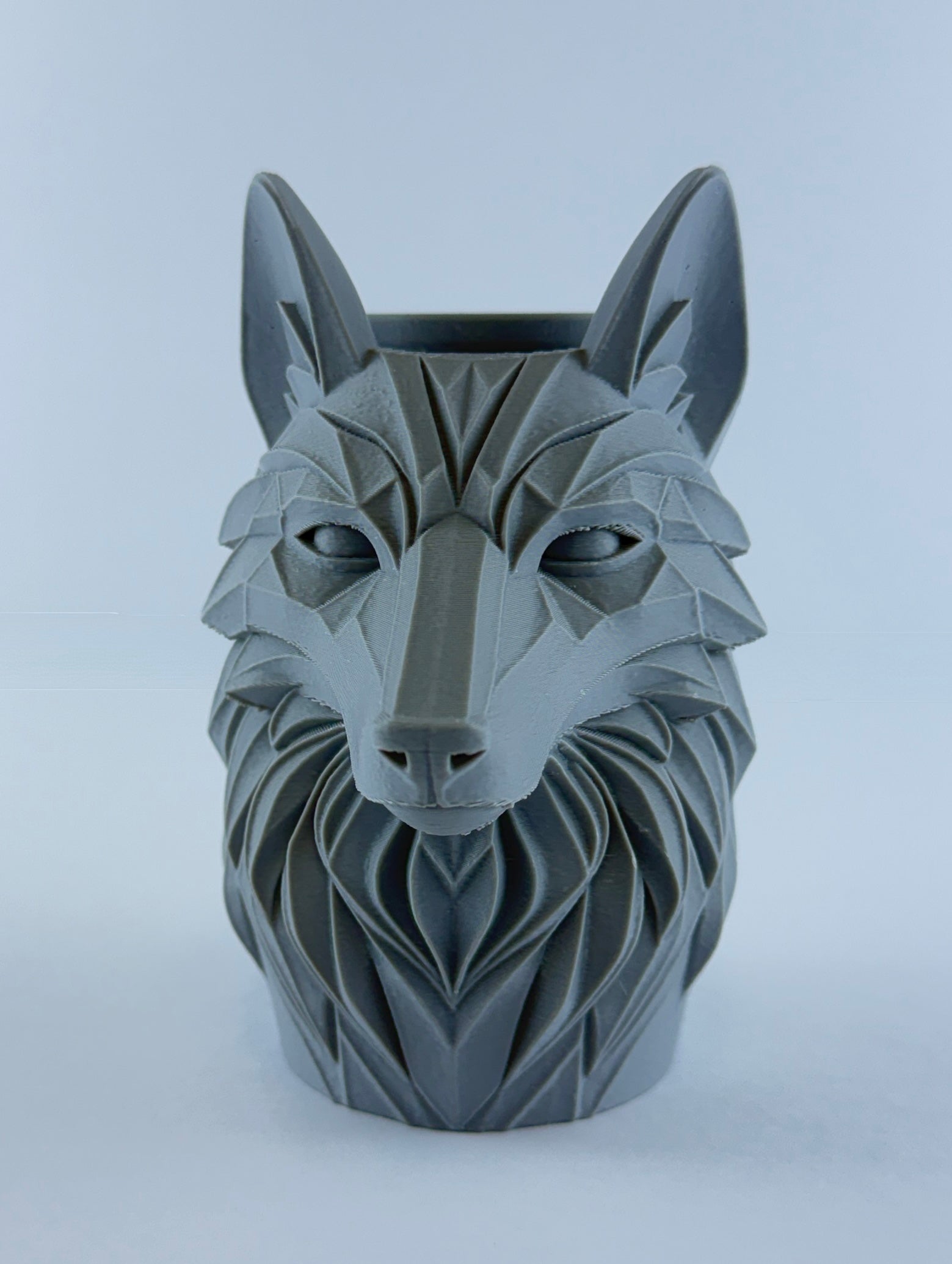 Wolf Planter – Geometric Wolf Head Succulent Pot – Woodland Home Decor – Decorative Desk Plant Holder – Gift for Nature Lovers